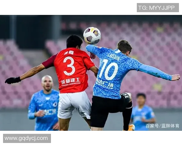 伯恩利与热刺激战正酣比分悬念不断引发球迷热议